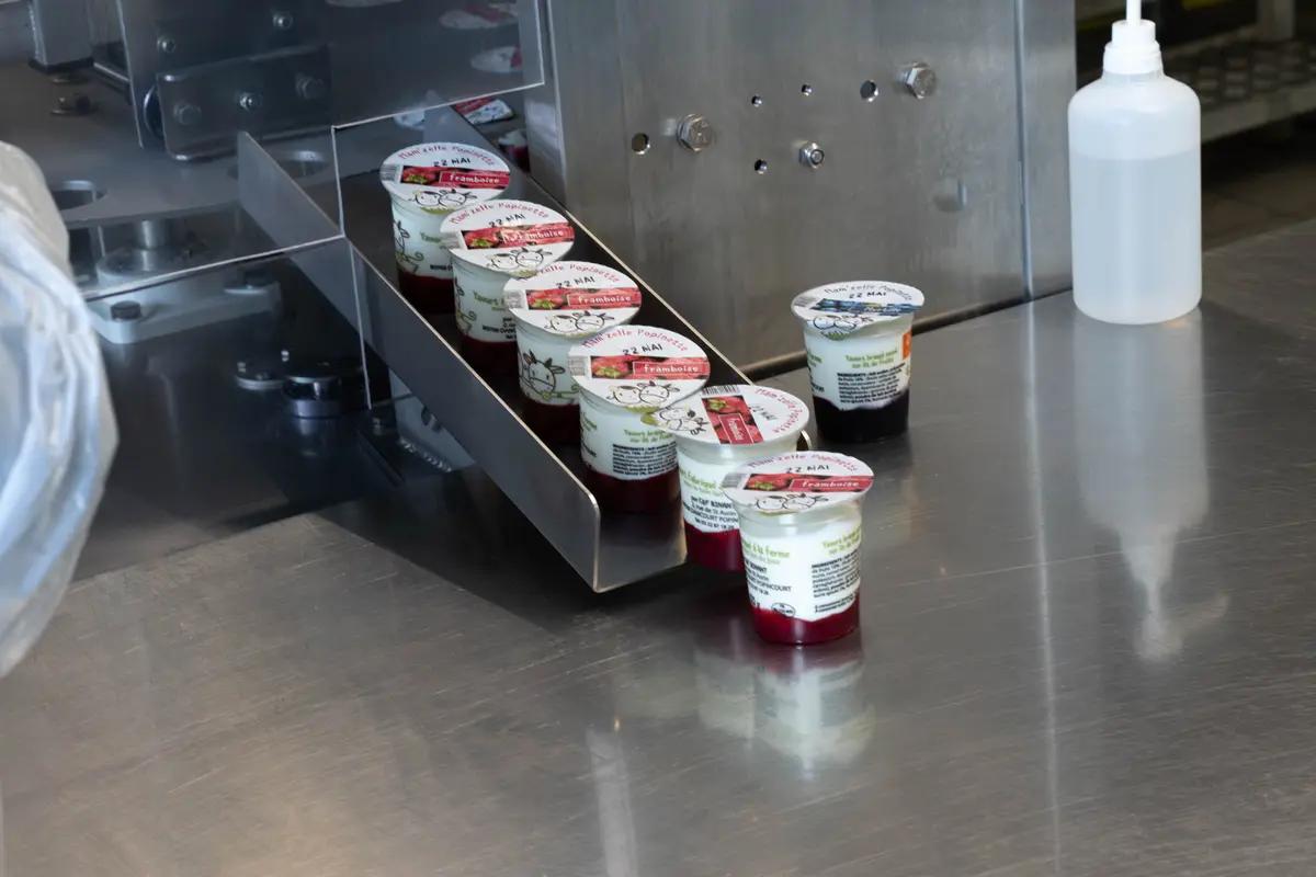 «Madame Popinette» fabrique 10 000 yaourts chaque semaine