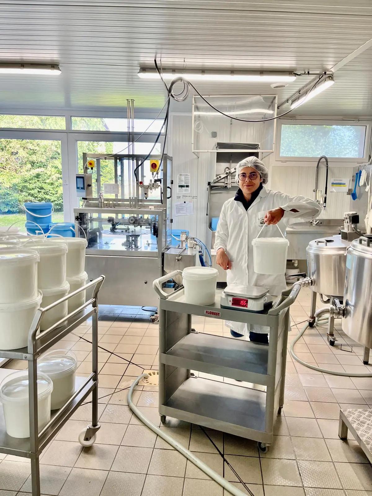 Caroline dans le labo en 2025