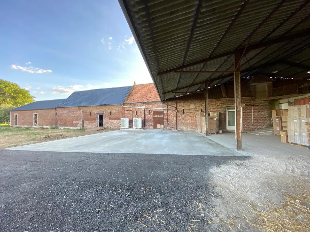 Dalle béton des travaux